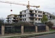 První dva domy v projektu Zahrada v Lysé nad Labem jsou již pod střechou a zvou k víkendové prohlídce