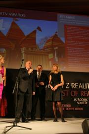 Zdenka Klapalová při předávání Ceny ARTN na galavečeru Best of Realty 2013
