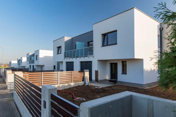 První dvě etapy projektu Zahrady Roztoky zkolaudovány, výstavba třetí je v plném proudu