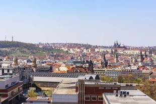 S výhledem do sadu i na Hrad S výhledem do sadu i na Hrad